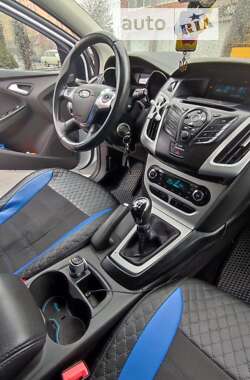 Хетчбек Ford Focus 2013 в Острозі