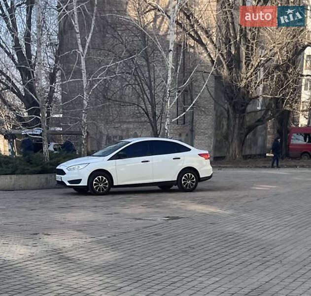 Седан Ford Focus 2015 в Кривом Роге