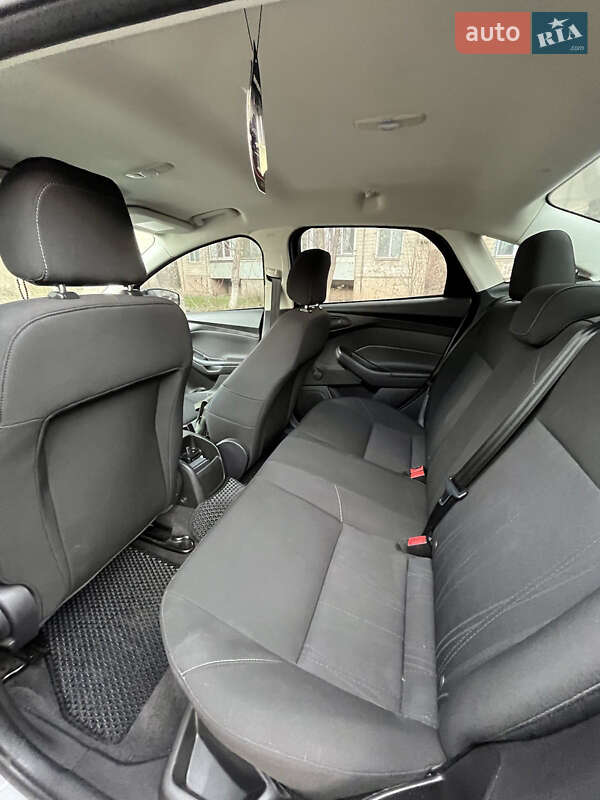 Седан Ford Focus 2015 в Кривом Роге