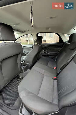 Седан Ford Focus 2015 в 