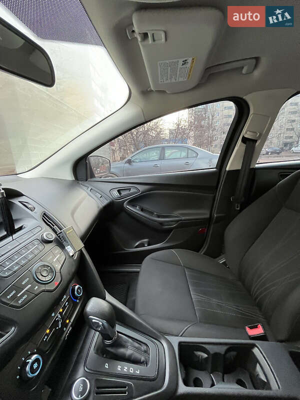 Седан Ford Focus 2015 в Кривом Роге