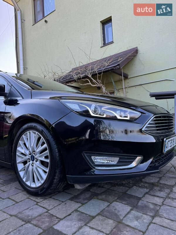 Хэтчбек Ford Focus 2015 в Рожнятове