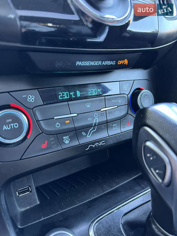 Хэтчбек Ford Focus 2015 в Рожнятове