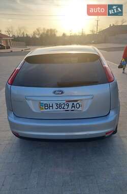 Хэтчбек Ford Focus 2007 в 