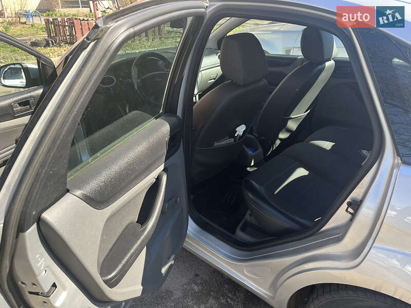 Хетчбек Ford Focus 2011 в Сумах