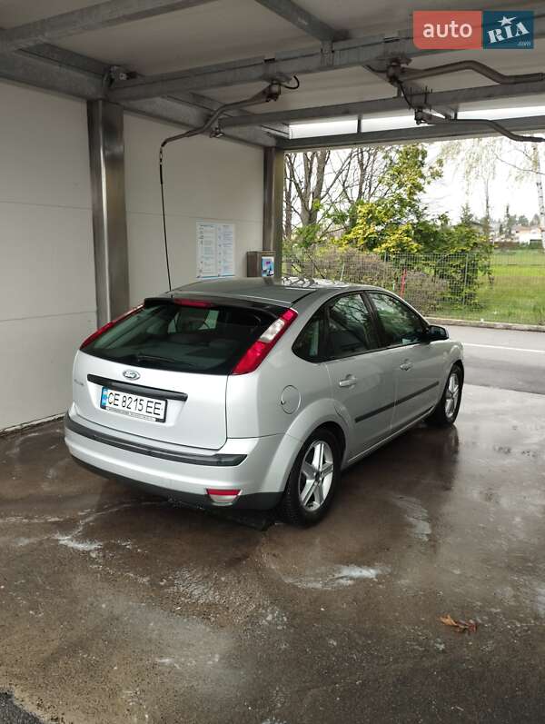 Хэтчбек Ford Focus 2005 в Черновцах