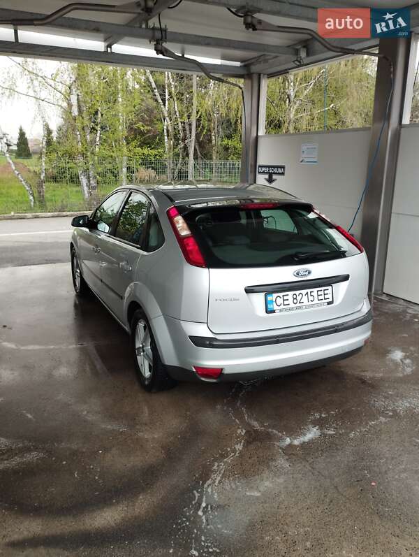 Хэтчбек Ford Focus 2005 в Черновцах