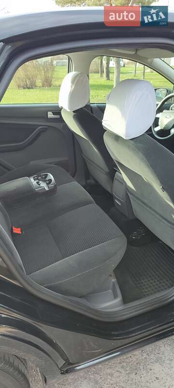 Седан Ford Focus 2007 в Горишних Плавнях