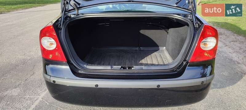 Седан Ford Focus 2007 в Горишних Плавнях