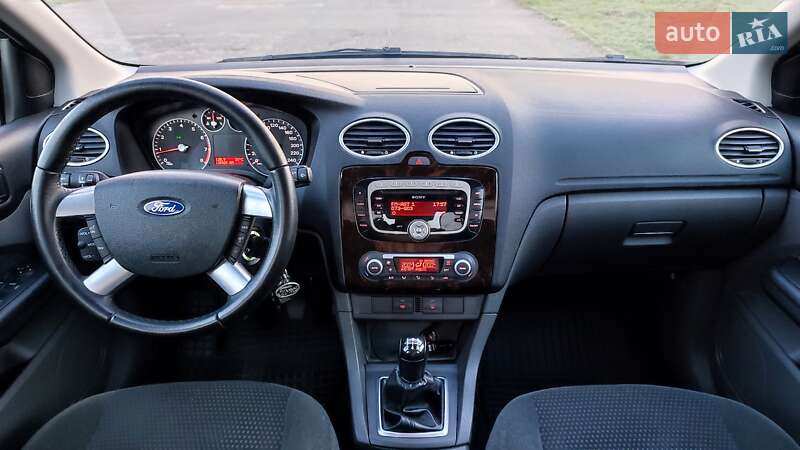 Седан Ford Focus 2007 в Горишних Плавнях