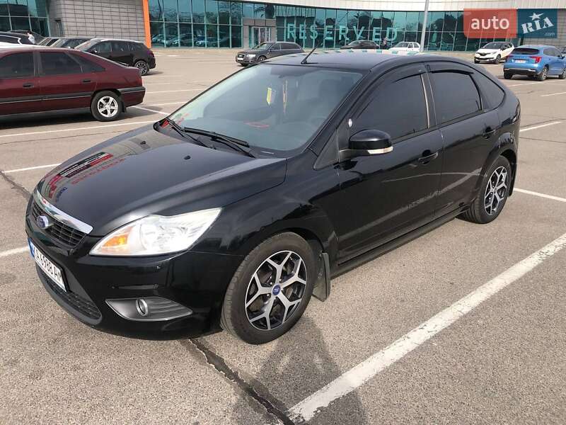 Хэтчбек Ford Focus 2011 в Чернигове
