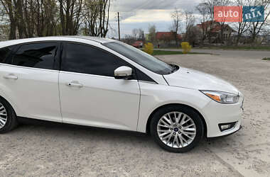 Хэтчбек Ford Focus 2016 в 