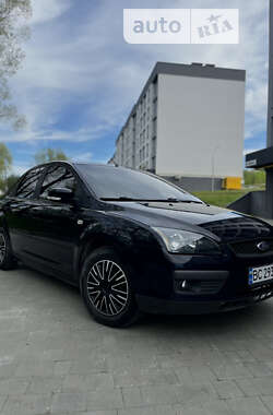 Седан Ford Focus 2007 в Новояворовске