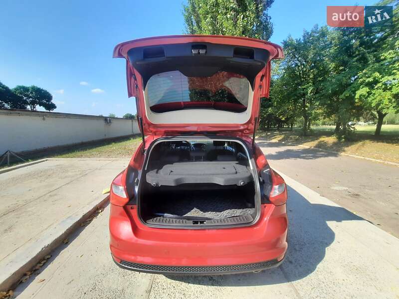 Хэтчбек Ford Focus 2011 в Первомайске