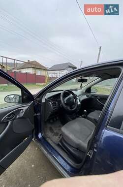 Хэтчбек Ford Focus 2002 в Мукачево