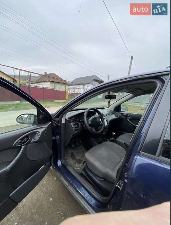 Хэтчбек Ford Focus 2002 в Мукачево