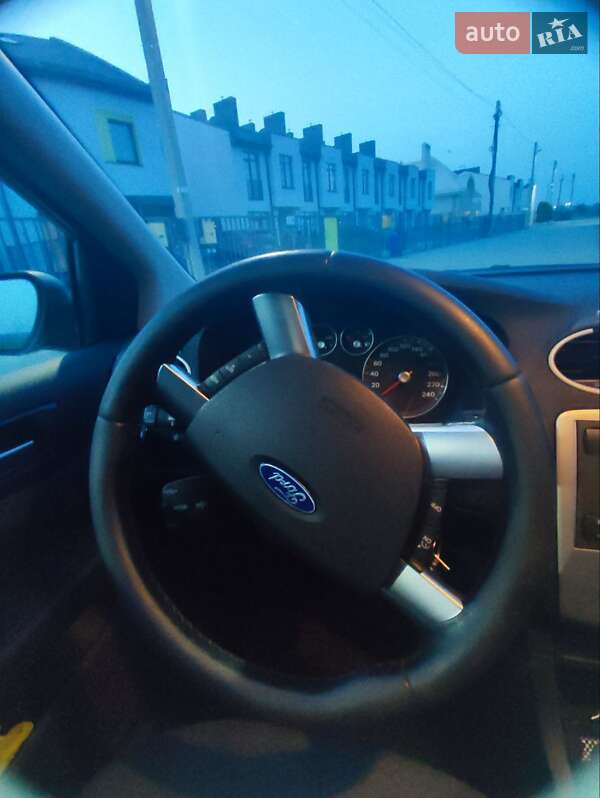 Седан Ford Focus 2006 в Львові