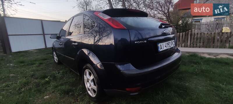 Хэтчбек Ford Focus 2005 в Макарове