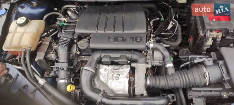 Хэтчбек Ford Focus 2005 в Макарове
