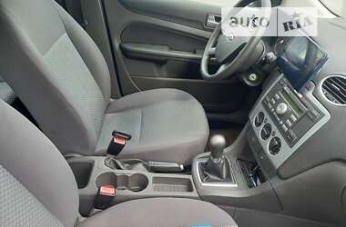 Хэтчбек Ford Focus 2005 в Ровно