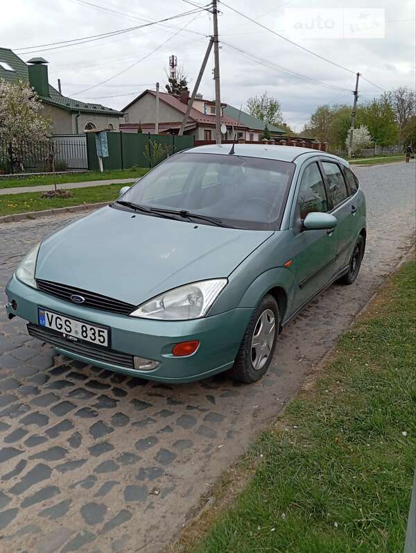 Хэтчбек Ford Focus 1998 в Владимир-Волынском