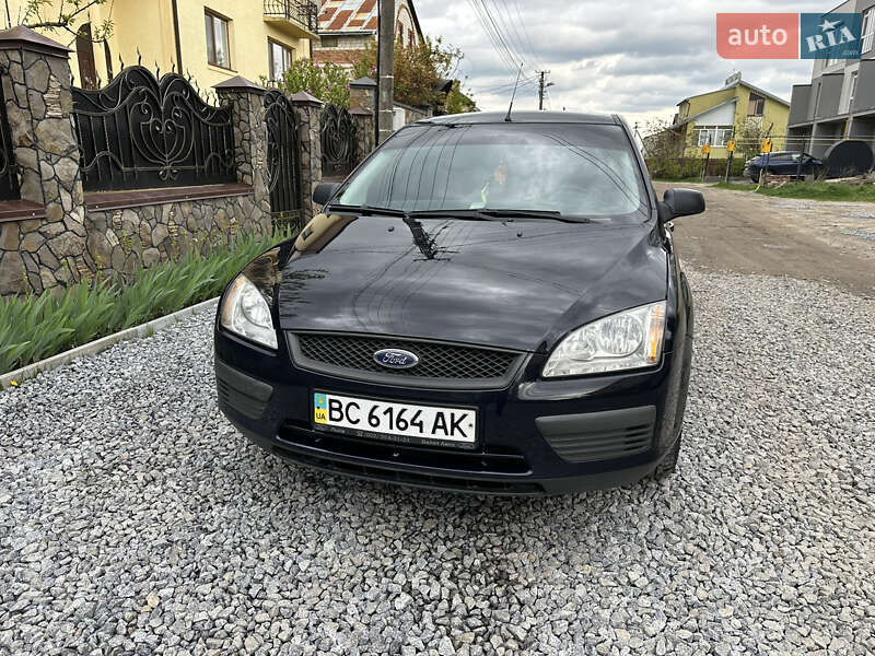 Хэтчбек Ford Focus 2007 в 