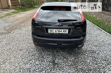 Хэтчбек Ford Focus 2007 в 