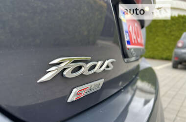 Хэтчбек Ford Focus 2012 в Стрые