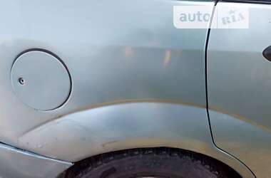 Хэтчбек Ford Focus 1998 в 
