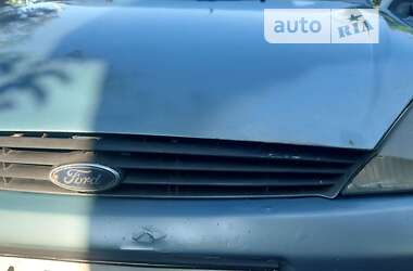 Хэтчбек Ford Focus 1998 в 