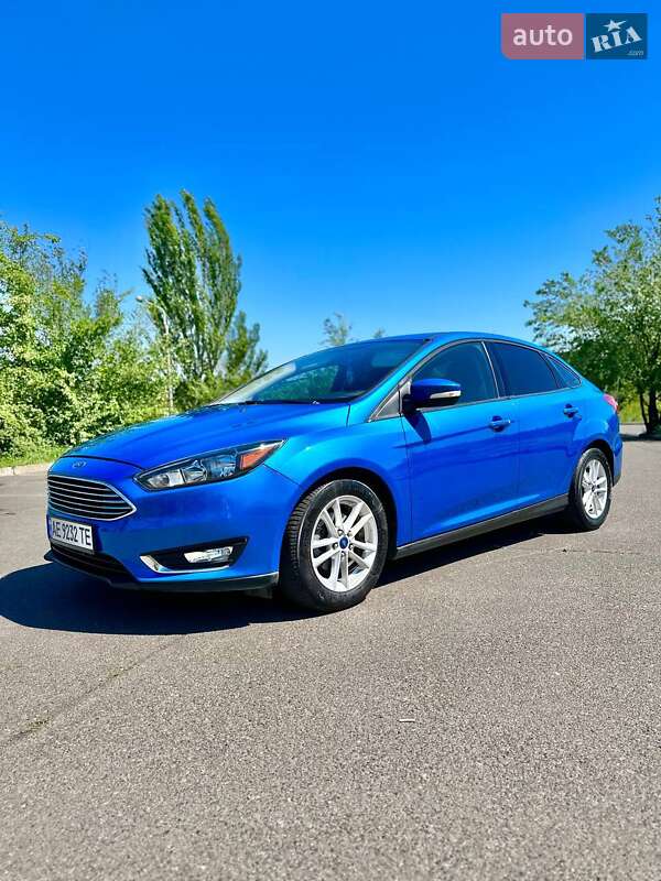 Седан Ford Focus 2015 в 