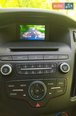 Седан Ford Focus 2015 в 