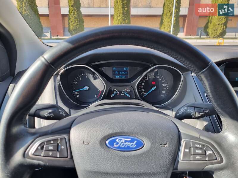 Хэтчбек Ford Focus 2015 в Днепре