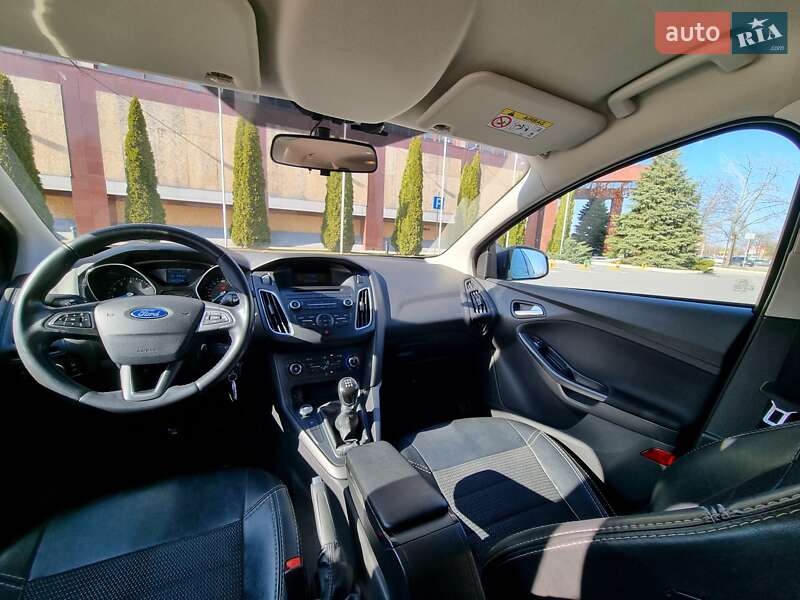 Хэтчбек Ford Focus 2015 в Днепре