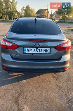 Седан Ford Focus 2011 в Малине