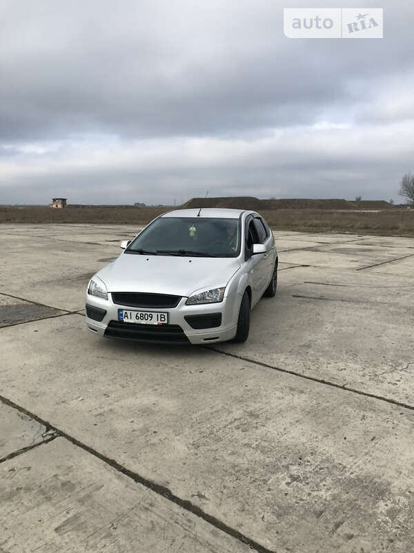 Хэтчбек Ford Focus 2006 в Каневе