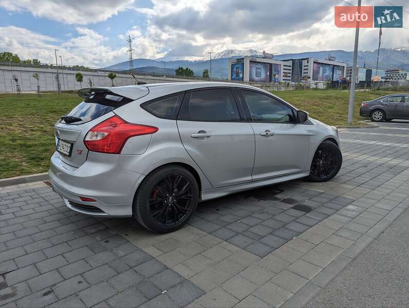 Хэтчбек Ford Focus 2013 в Измаиле