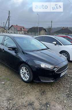 Хетчбек Ford Focus 2015 в Чернівцях