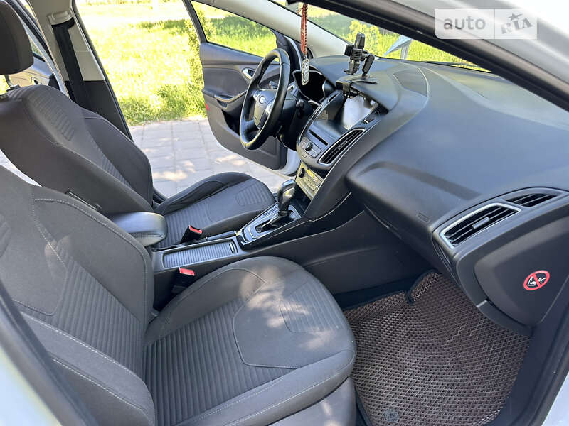Хэтчбек Ford Focus 2015 в Виннице