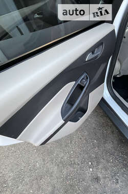 Седан Ford Focus 2013 в 