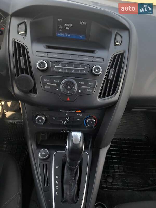 Седан Ford Focus 2015 в Киеве