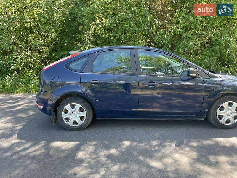 Хэтчбек Ford Focus 2009 в 