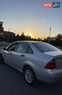 Седан Ford Focus 2005 в 