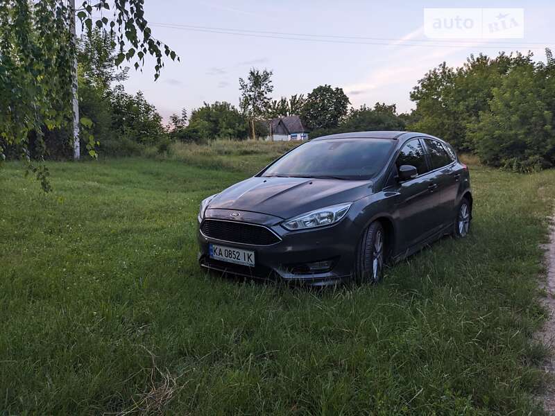 Хэтчбек Ford Focus 2015 в Киеве