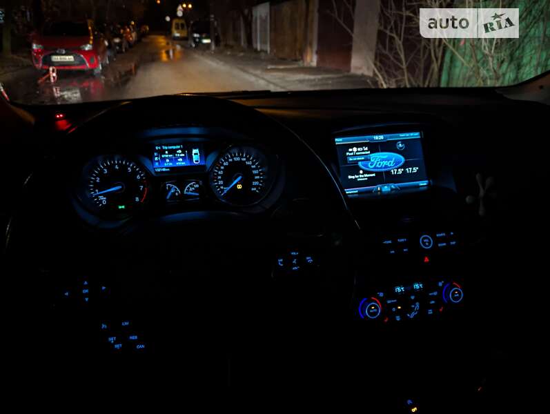 Хэтчбек Ford Focus 2015 в Киеве