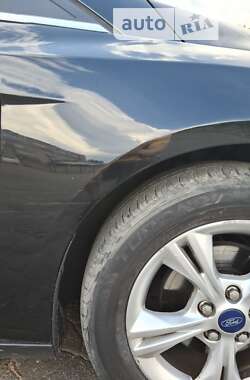 Седан Ford Focus 2012 в 