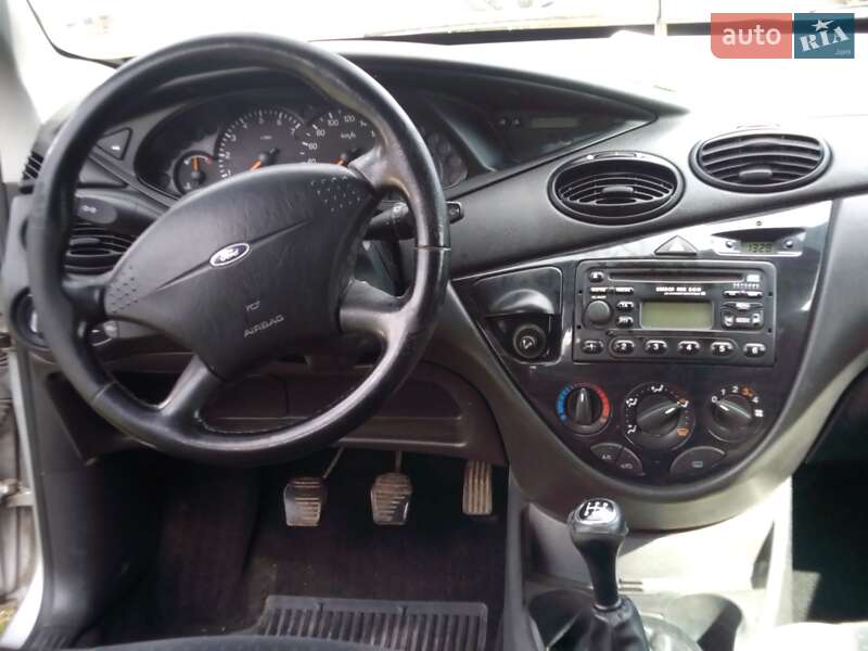 Седан Ford Focus 2002 в Сторожинці