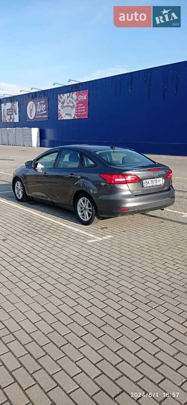 Седан Ford Focus 2016 в Ровно