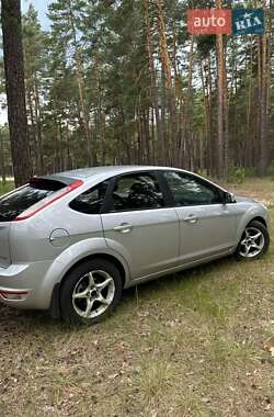 Хэтчбек Ford Focus 2010 в 