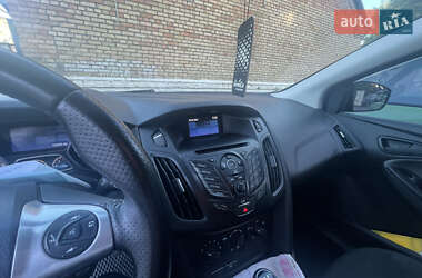 Седан Ford Focus 2014 в Покрове
